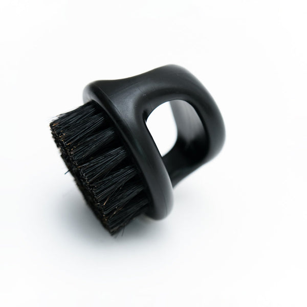 CRAZY POUSS - Mini brosse barbe - Noire - Accessoire pour dompter vos barbes, vos moustaches, outil idéal pour le voyage